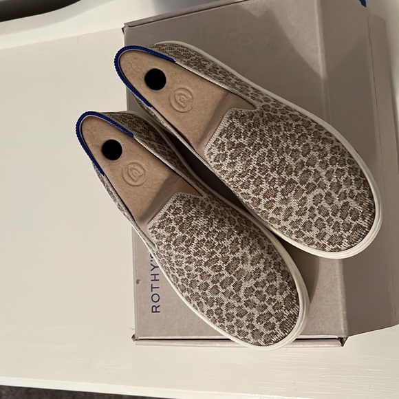 Rothy size 5 pebble spot slip-ons - Picture 2 of 4